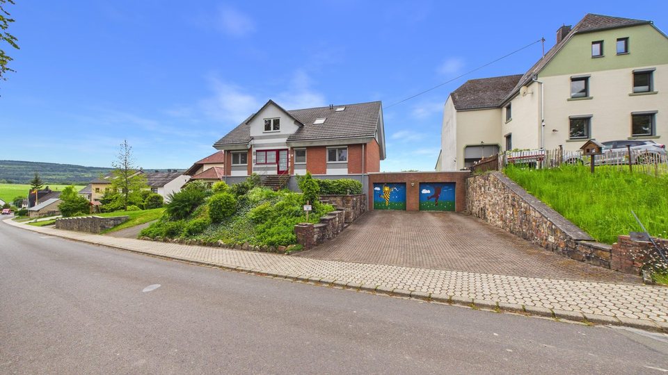 Einfamilienhaus mit Einliegerwohnung in Morbach – aus unserer eigenen Objektfotografie