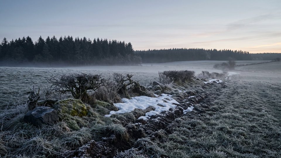 Landschaft vun der Regioun ronderëm Prüm — Bild mat kënschtlecher Intelligenz erstallt